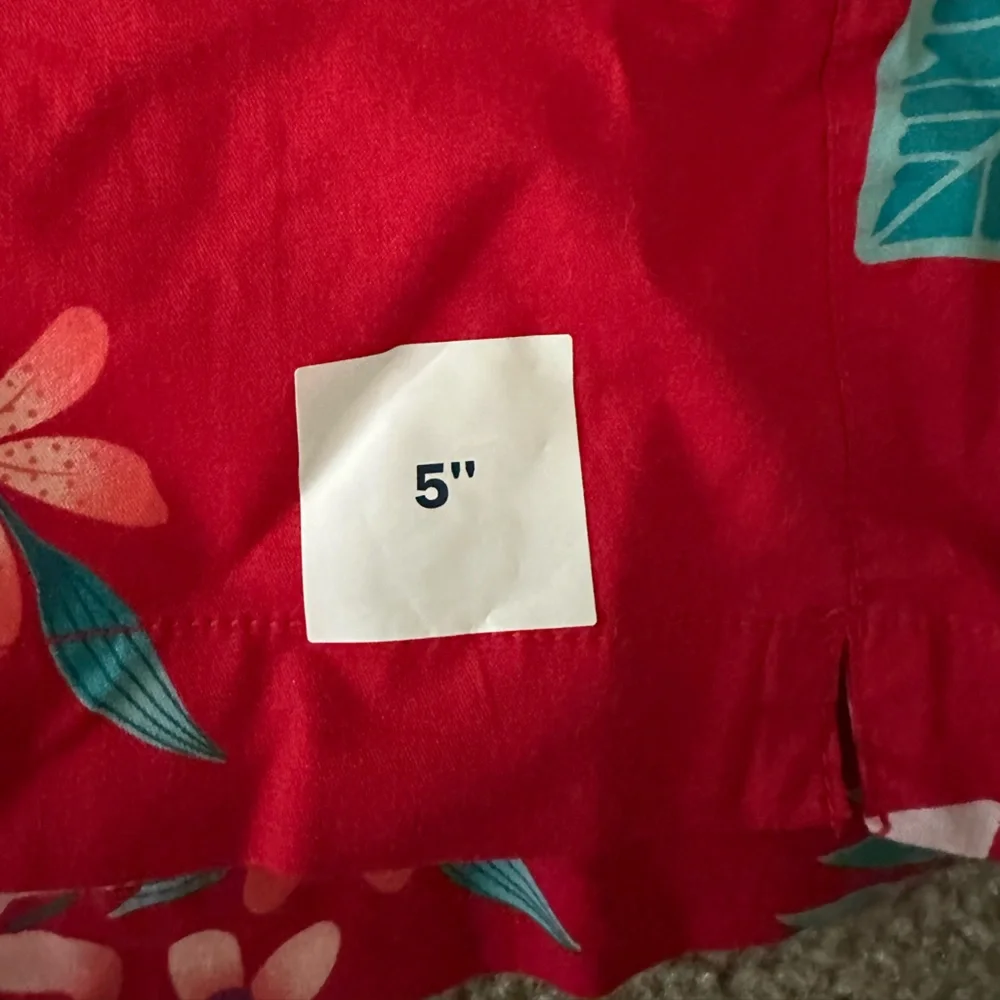 Old Navy floral shorts NWT - Picture 3 of 6